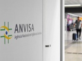 Anvisa decide que uso de máscaras em aviões e aeroportos não é mais obrigatório